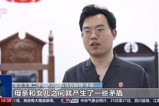 这球帅炸？34岁奥巴梅扬欧联杯上演倒钩破门